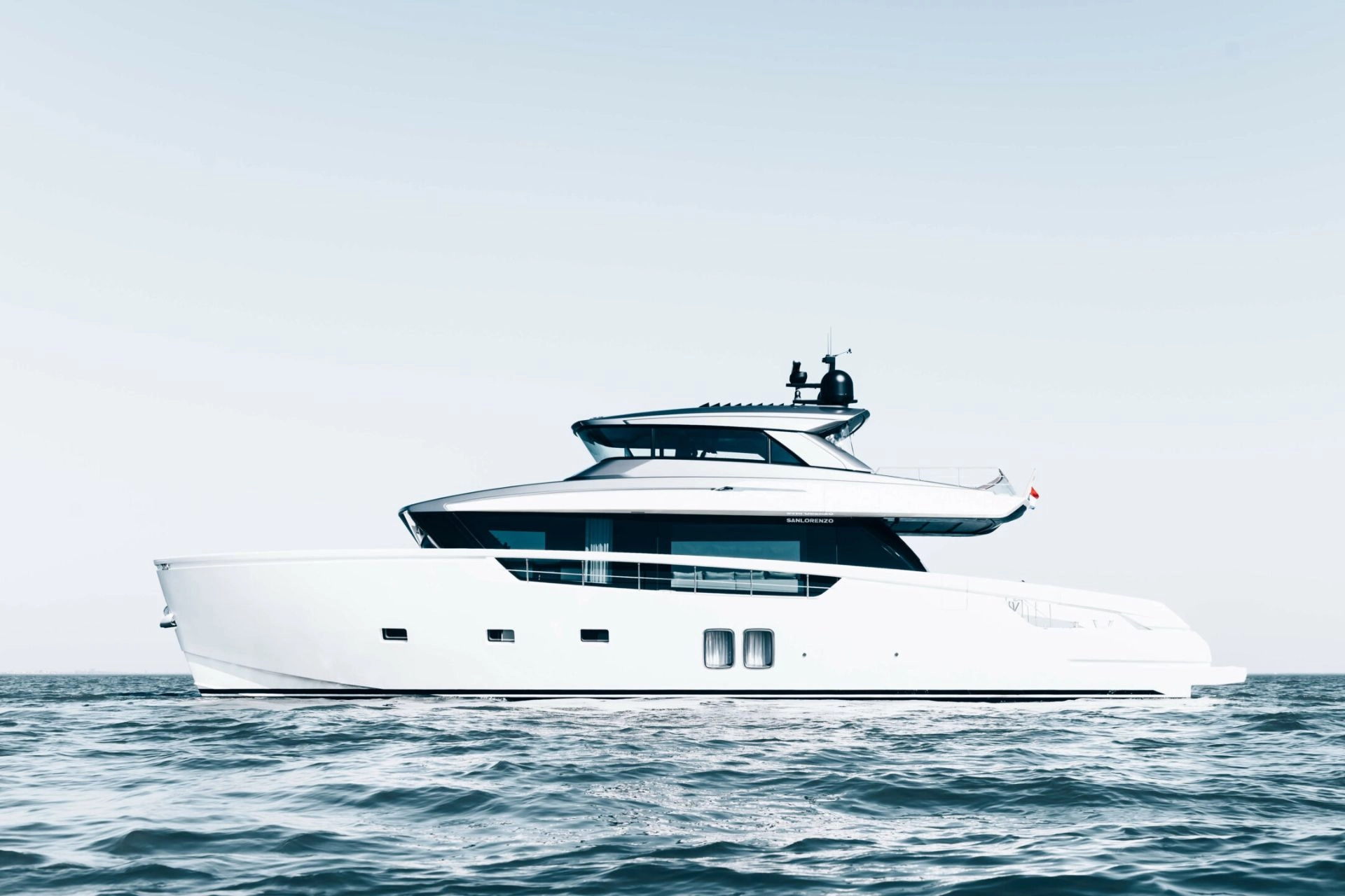 Charter yacht Sanlorenzo SX76 Globito de Mar.