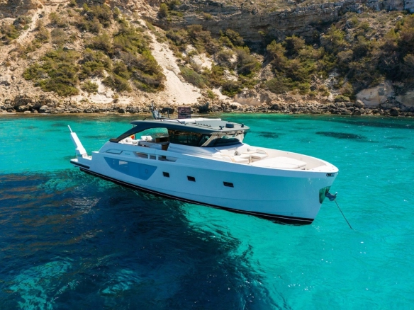Charter yacht Bluegame 74 in Mallorca.