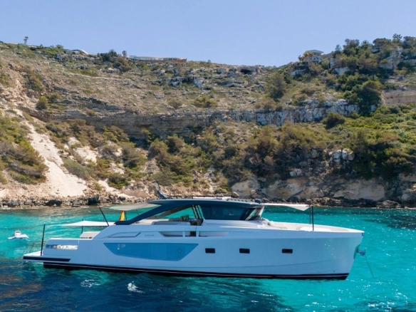 Charter yacht Bluegame 74 in Mallorca.