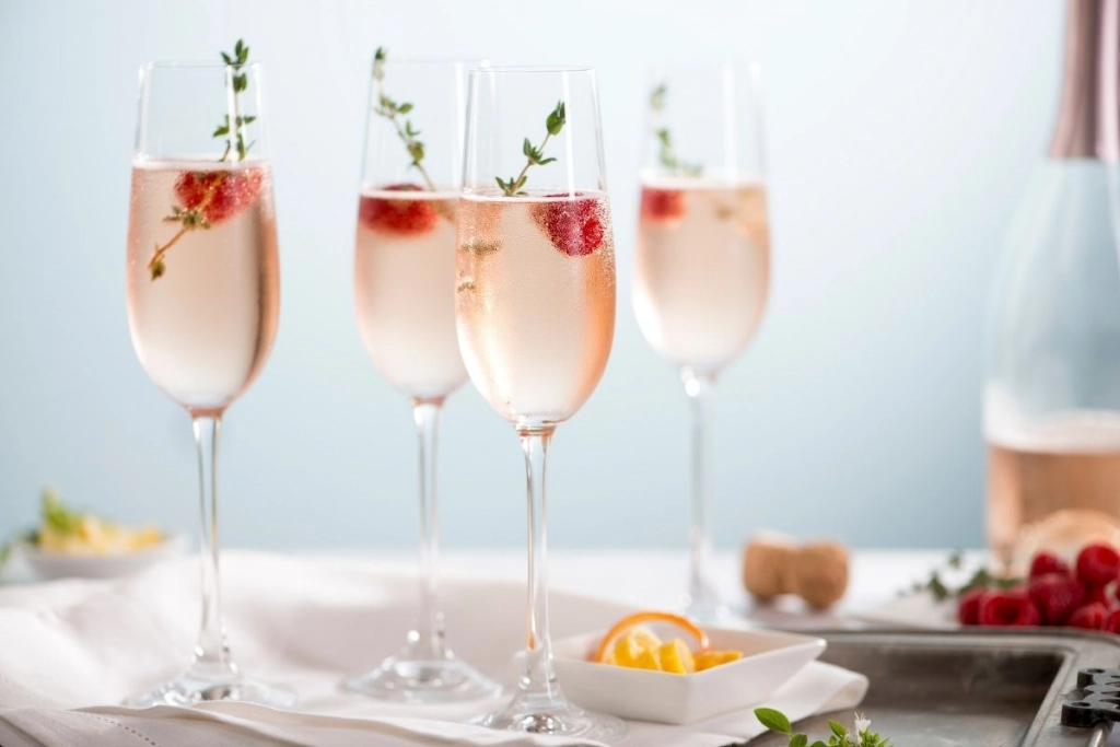 Glasses of rosé champagne.