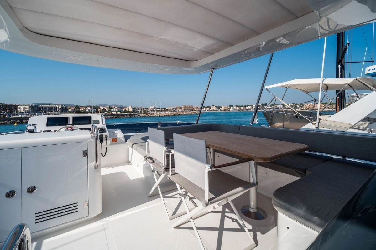 Flybridge of charter yacht Sirena 58.