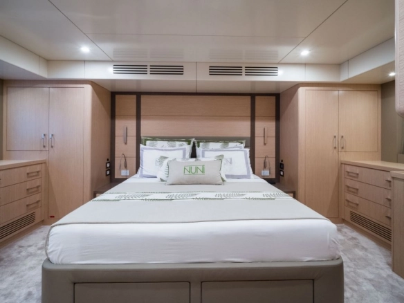 Guest cabin of charter yacht Sirena 58.