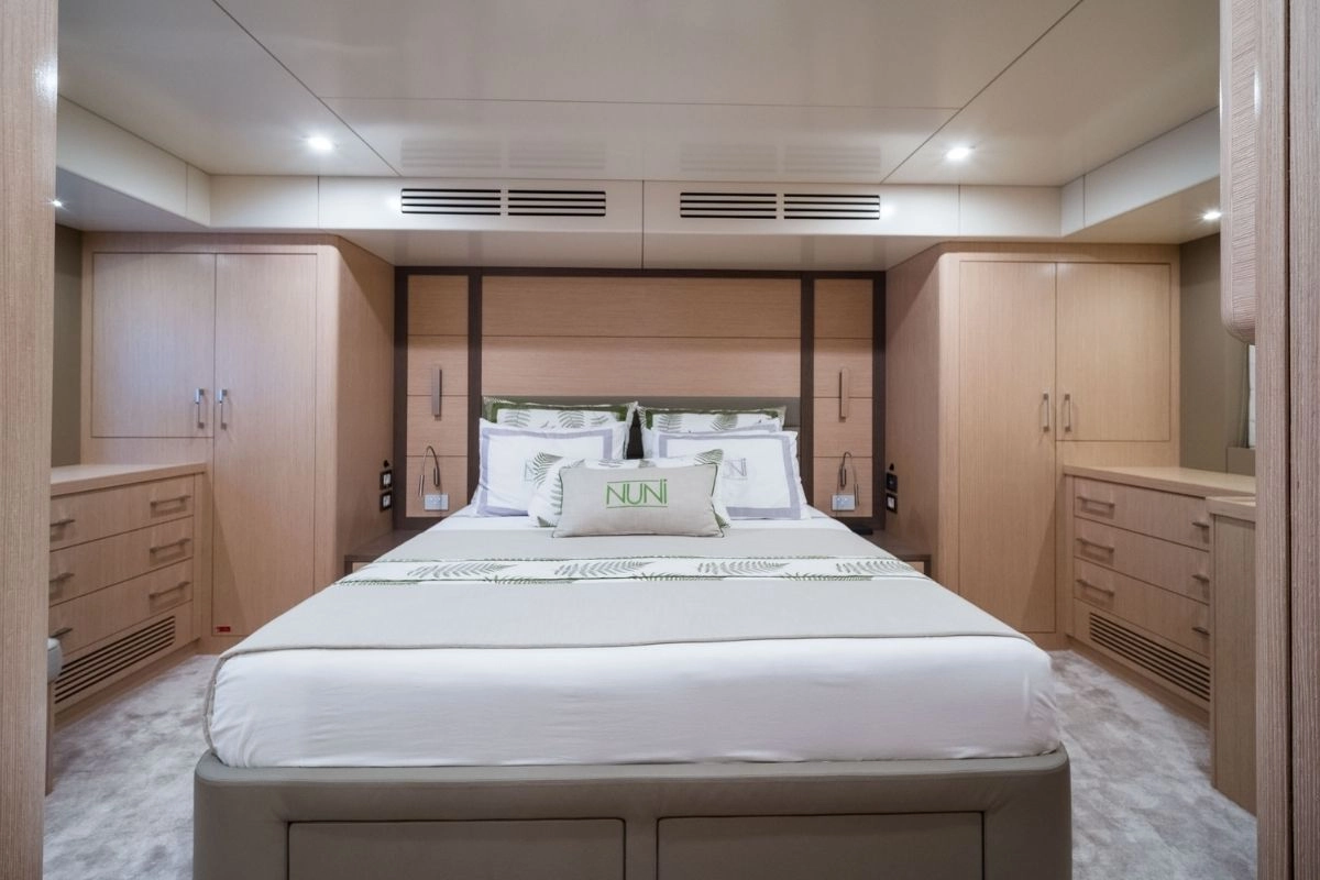 Guest cabin of charter yacht Sirena 58.