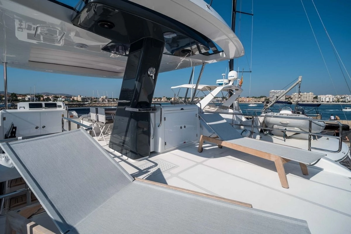 Flybridge of charter yacht Sirena 58.