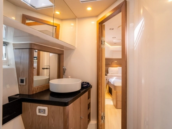 Bathroom of Fjord 52 Open in Port d?Andratx.
