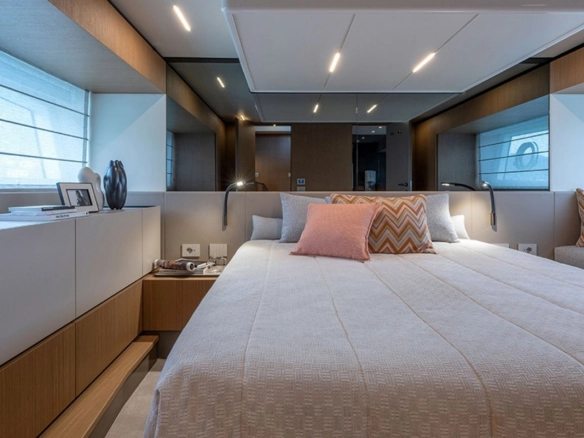 Guest cabin of charter yacht Bluegame 54 in Mallorca.