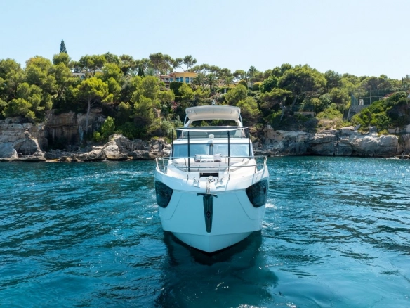 Charter yacht Absolute 47 Fly Tres Amigos.