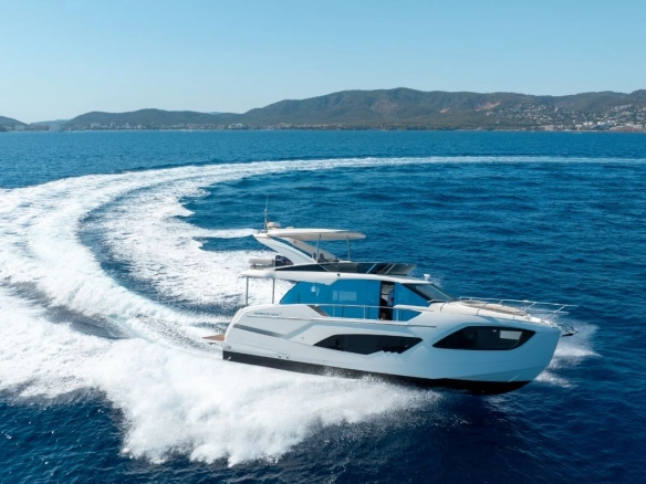 Charter yacht Absolute 47 Fly Tres Amigos.