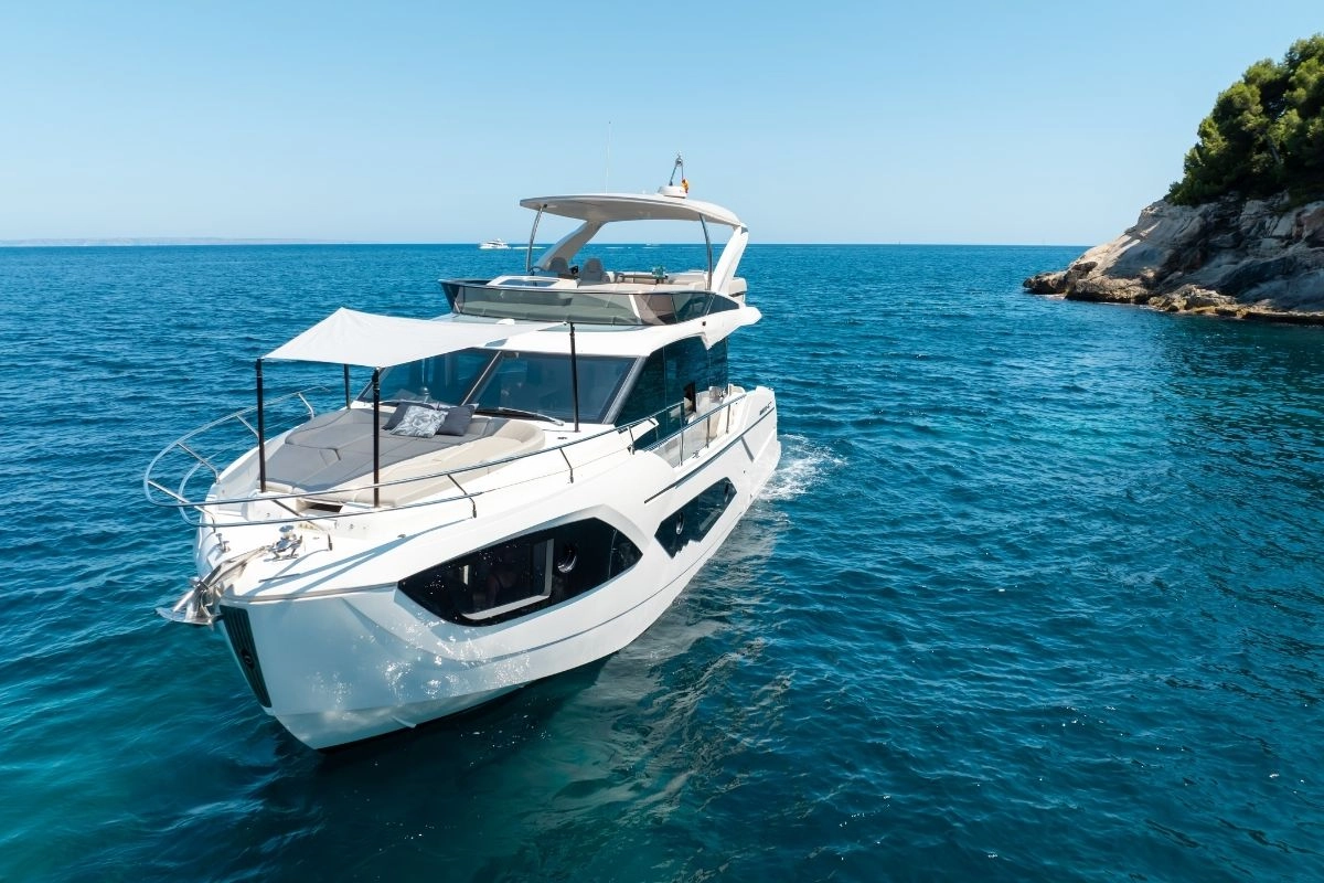 charter-yacht-absolute-47-fly-tres-amigos-mallorca Charter yacht Absolute 47 Fly Tres Amigos.