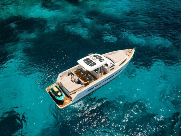 Fjord 44 Open Cara I for charter in Mallorca.