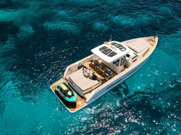 Fjord 44 Open Cara I for charter in Mallorca.