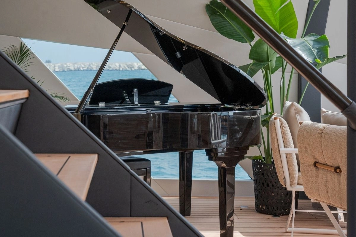 Piano of trimaran Hanstaiger X1.