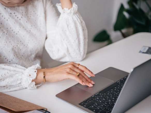Business woman with laptop.