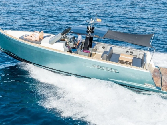 Fjord 40 Open Baia cruising.