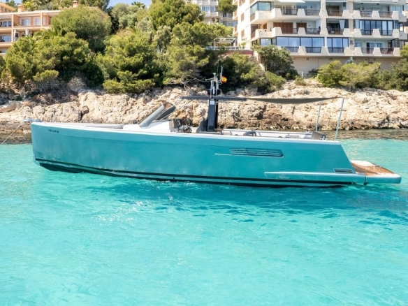 Charter yacht Fjord 40 Open Baia.
