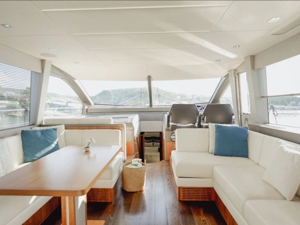 Interior of Sunseeker Manhattan 66 La Nonno.