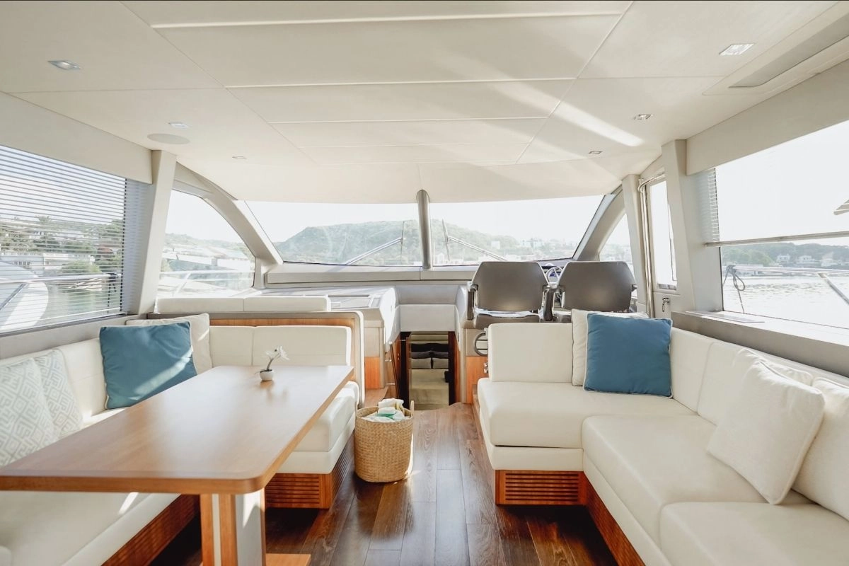 Interior of Sunseeker Manhattan 66 La Nonno.