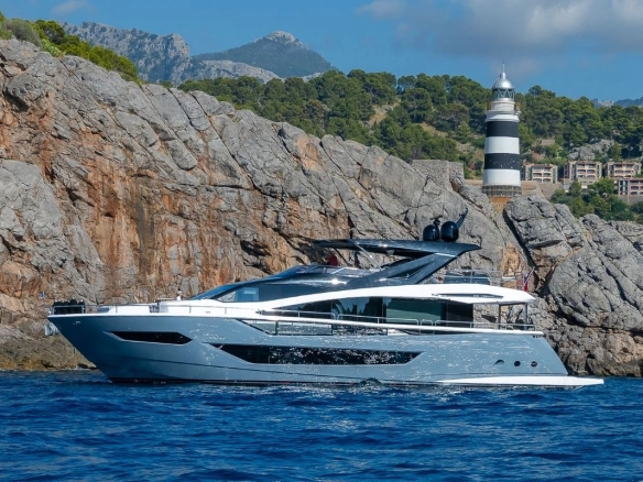 Charter yacht Sunseeker 88 Haley Jane.