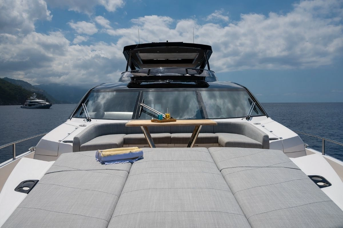 sunseeker-88-haley-jane-bow Bow of charter yacht Sunseeker 88 Haley Jane.