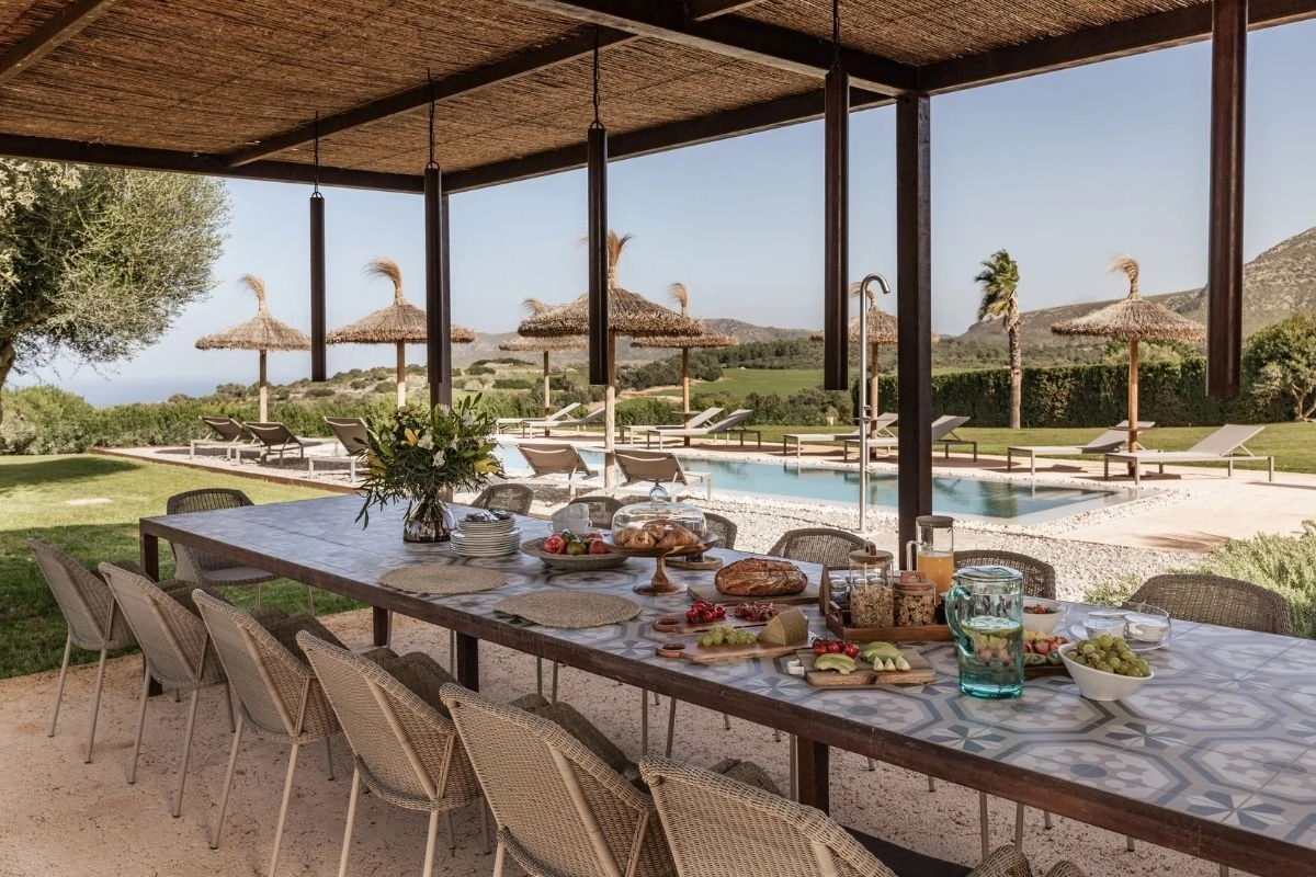 Sa Talia exterior dining area