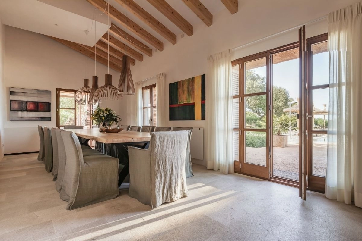 Sa Talia interior dining area