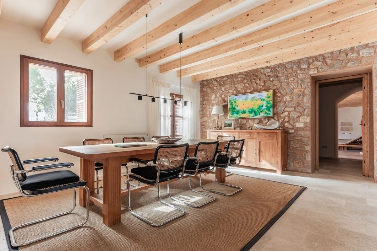 Sa Talia interior dining area