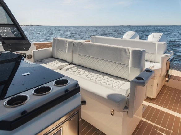 Exterior of Saxdor 320 GTO Global.