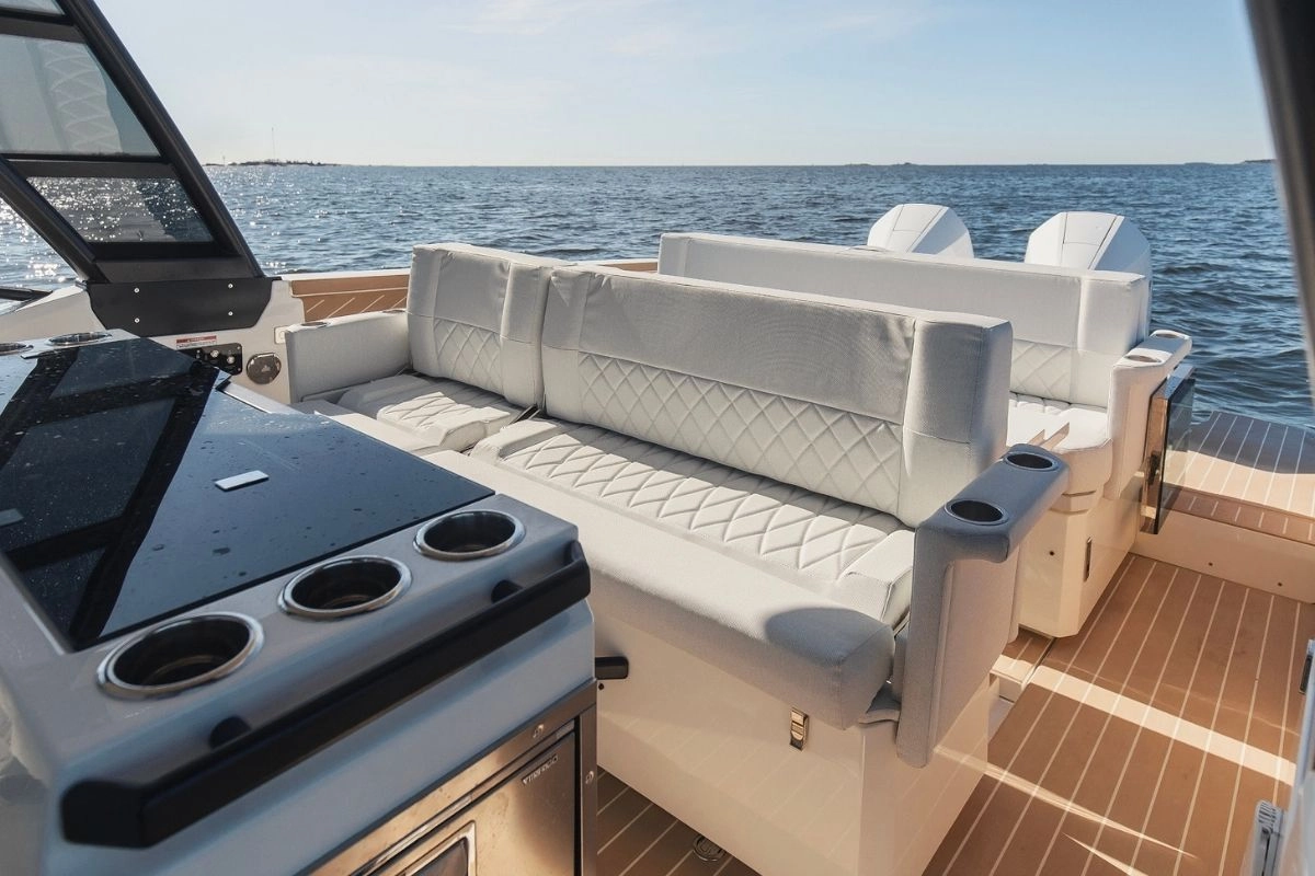 Exterior of Saxdor 320 GTO Global.