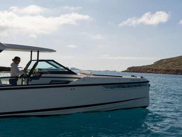 Charter yacht Saxdor 320 GTO Global in Ibiza