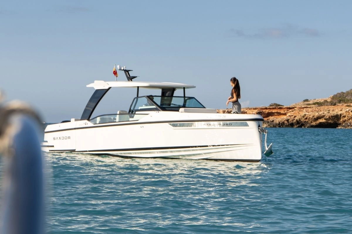 saxdor-320-gto-global-ibiza-yachting Charter yacht Saxdor 320 GTO Global in Ibiza