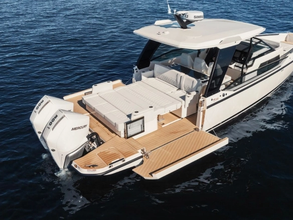 Saxdor 320 GTO Global charter in Mallorca.