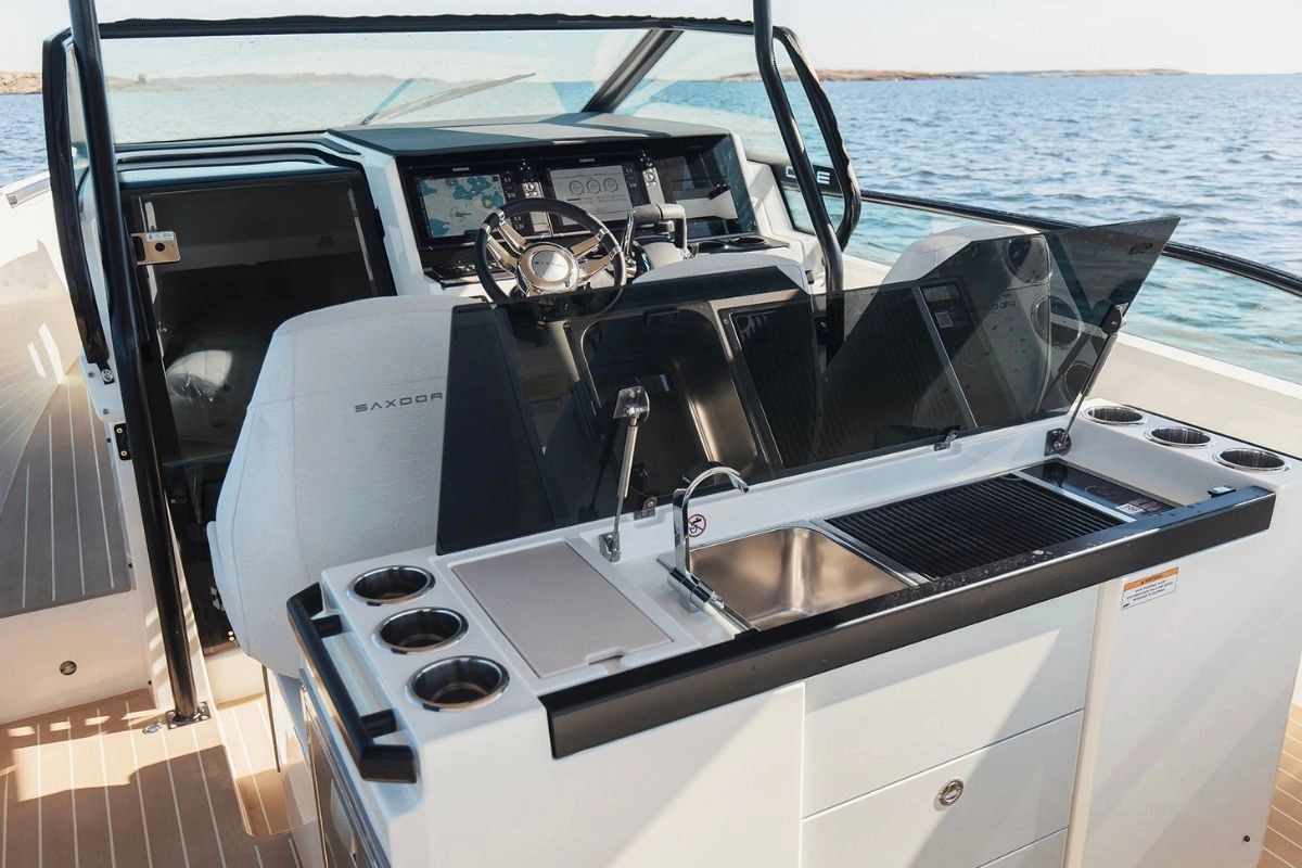 Exterior of Saxdor 320 GTO Global.