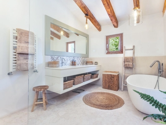 Bathroom of Villa Puigpunyent