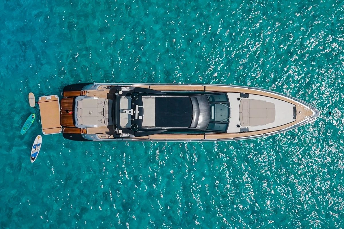 Azimut 86 The Jungle in Ibiza