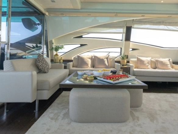 Azimut 86 The Jungle salon