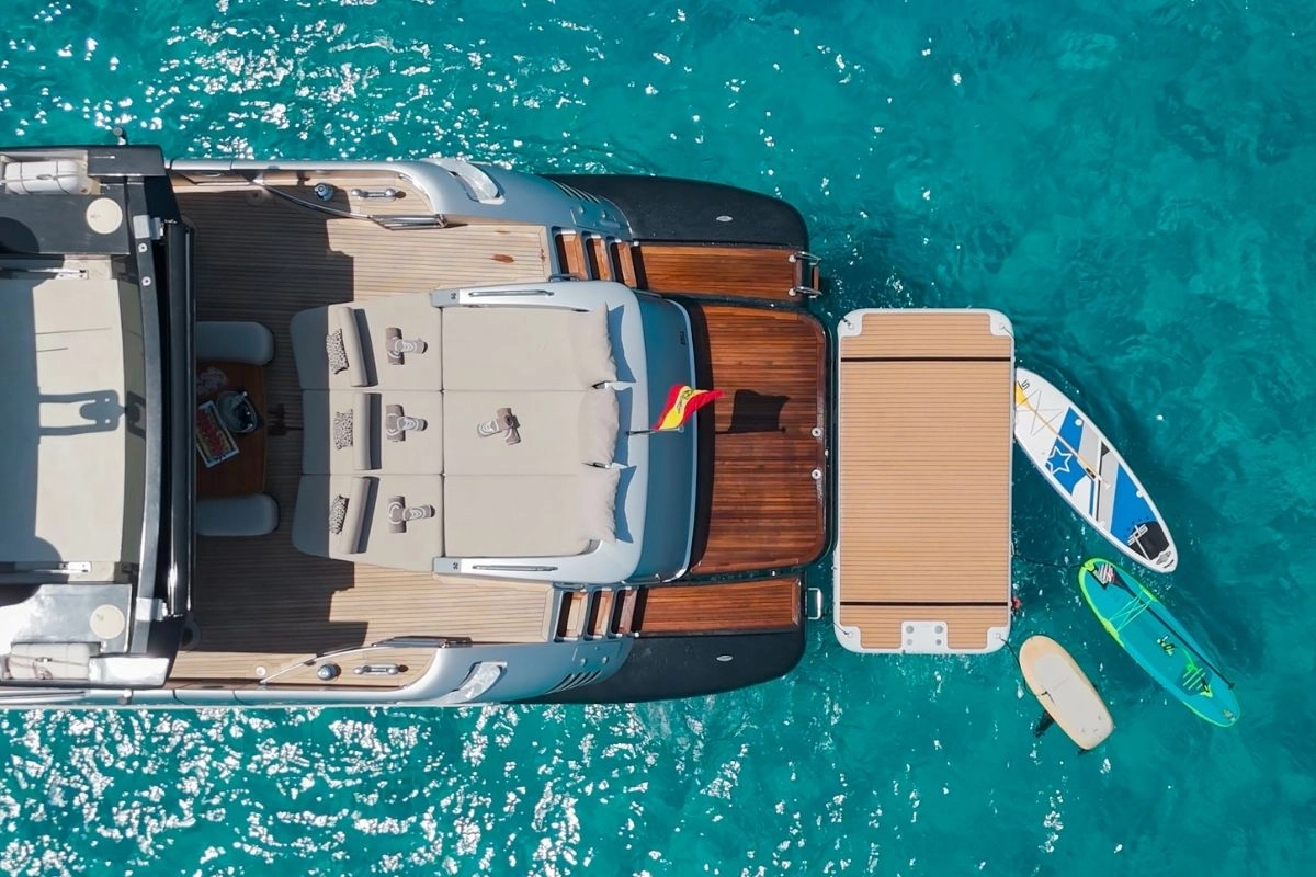 Azimut 86 The Jungle in Ibiza