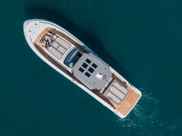 Canados Gladiator 49 Grand in Ibiza