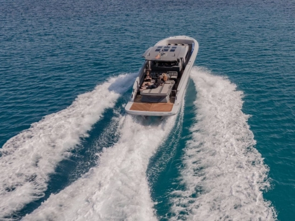 Canados Gladiator 49 Grand in Ibiza