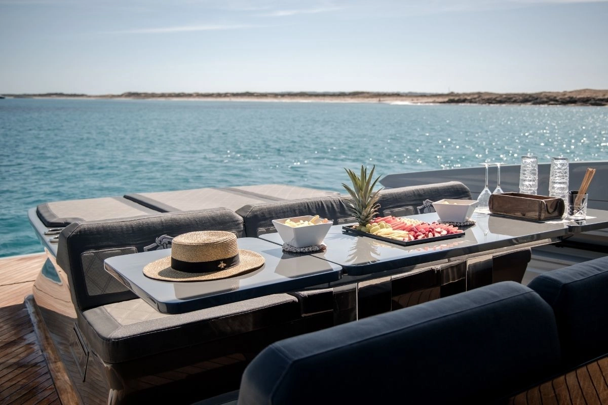 Canados Gladiator 49 Grand deck