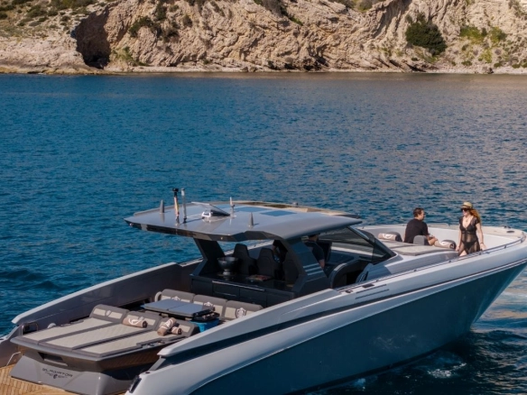 Canados Gladiator 49 Grand in Ibiza