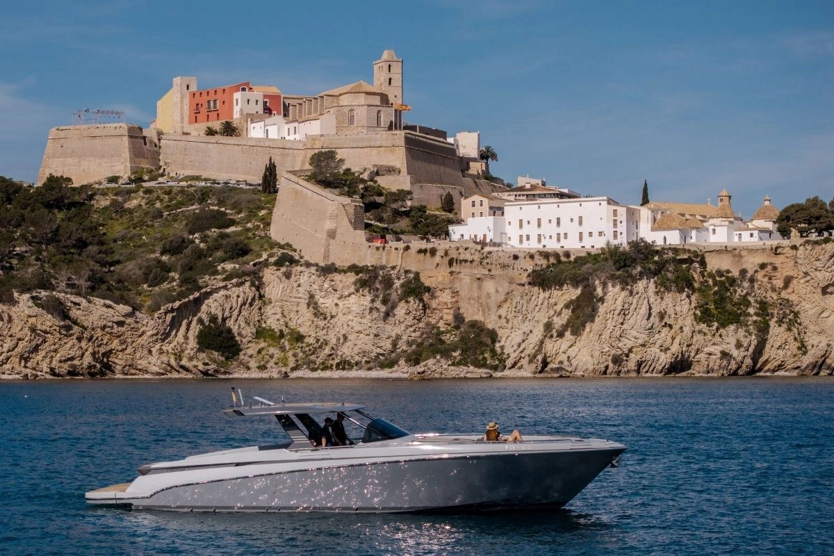 Canados Gladiator 49 Grand in Ibiza
