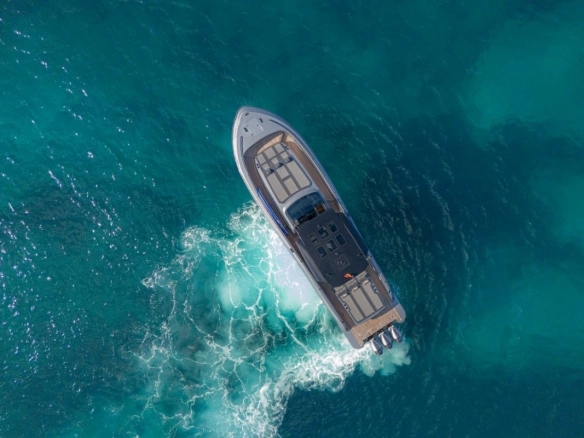 Canados Gladiator 49 Vibe in Ibiza