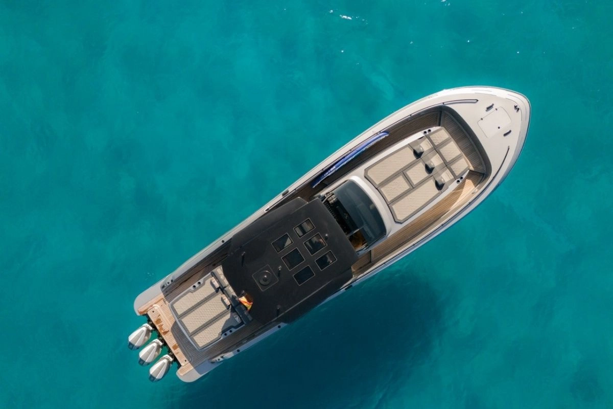 Canados Gladiator 49 Vibe in Ibiza