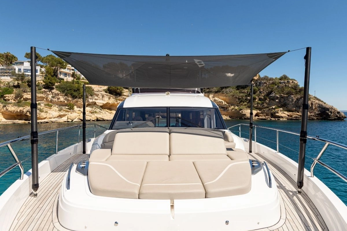 Charter yacht Princess Y72 Prince of Peace bow