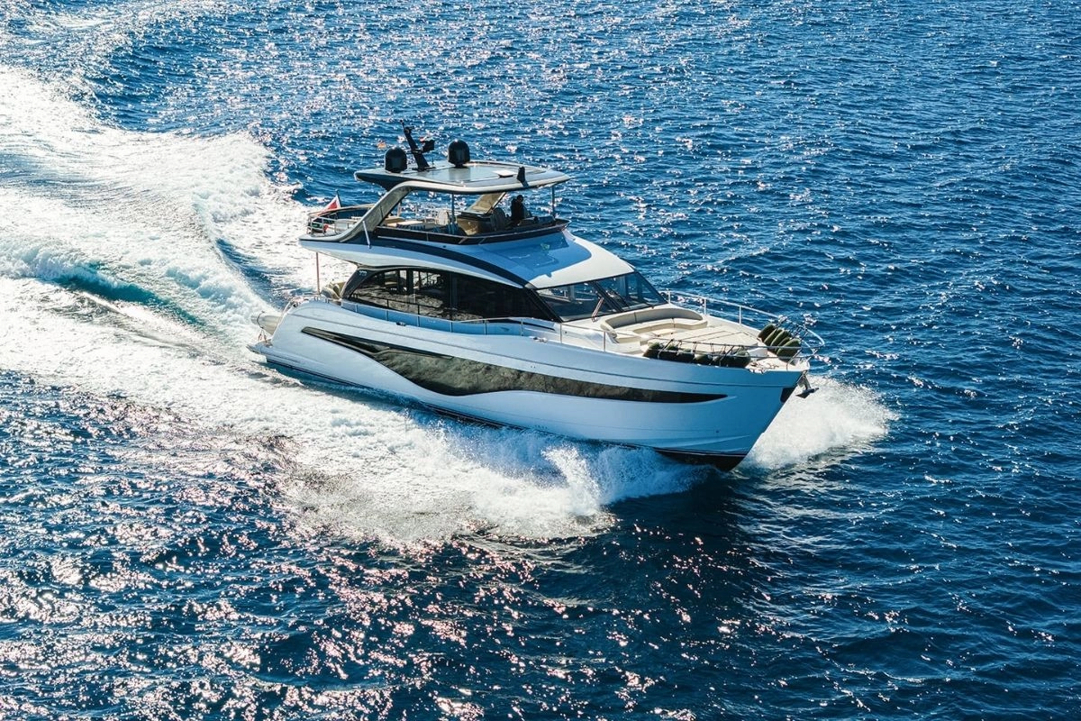 Charter yacht Princess Y72 Prince of Peace cruising
