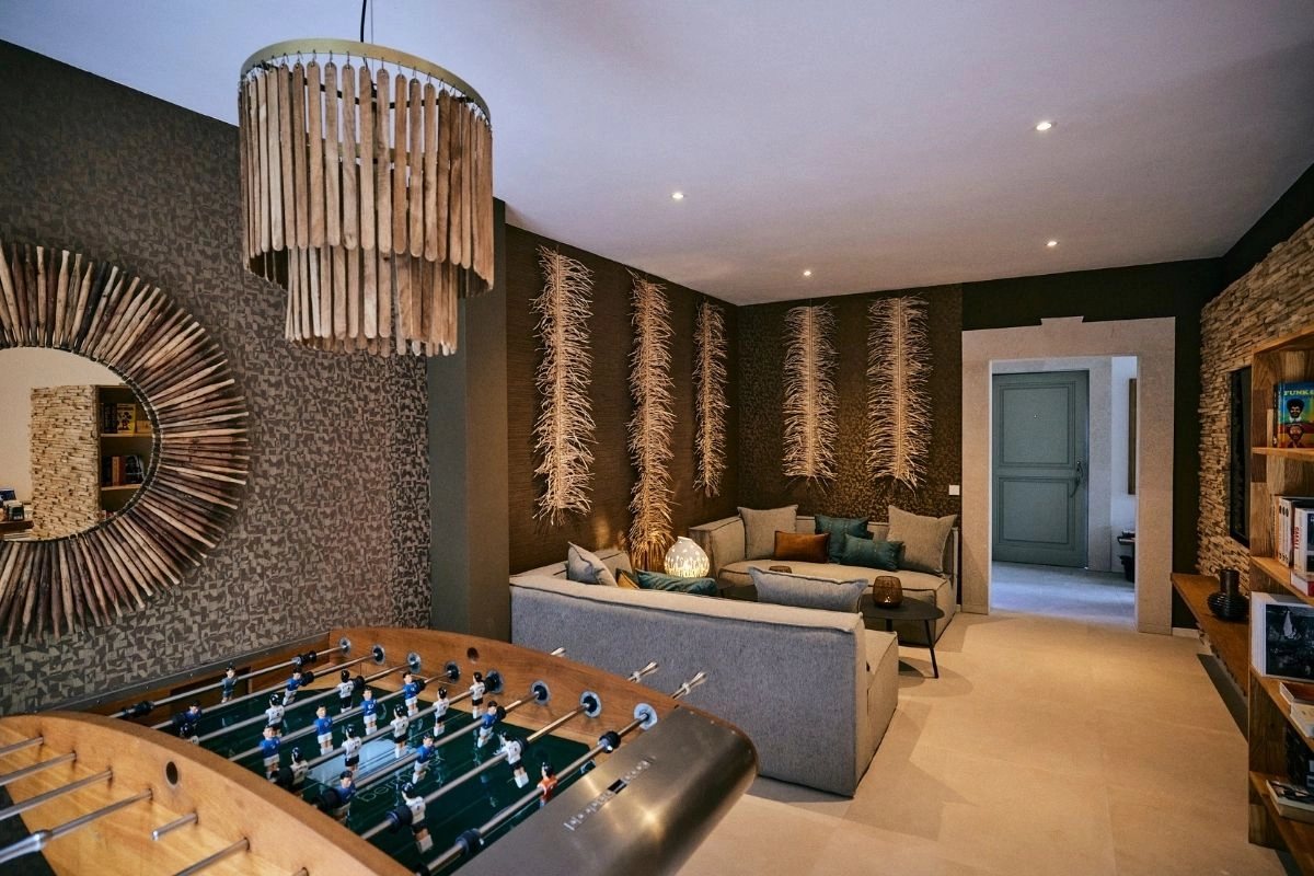 Finca Rosa Blanca game room