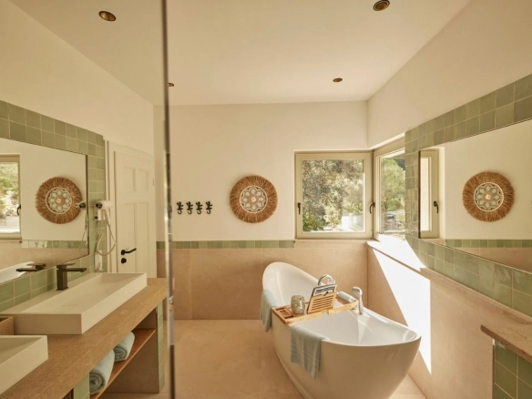 Finca Rosa Blanca guest bathroom