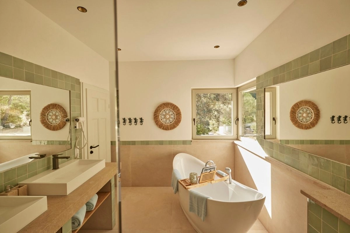 Finca Rosa Blanca guest bathroom