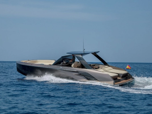 Frauscher 1414 in Ibiza