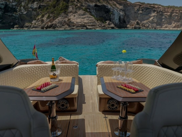 Frauscher 1414 in Ibiza